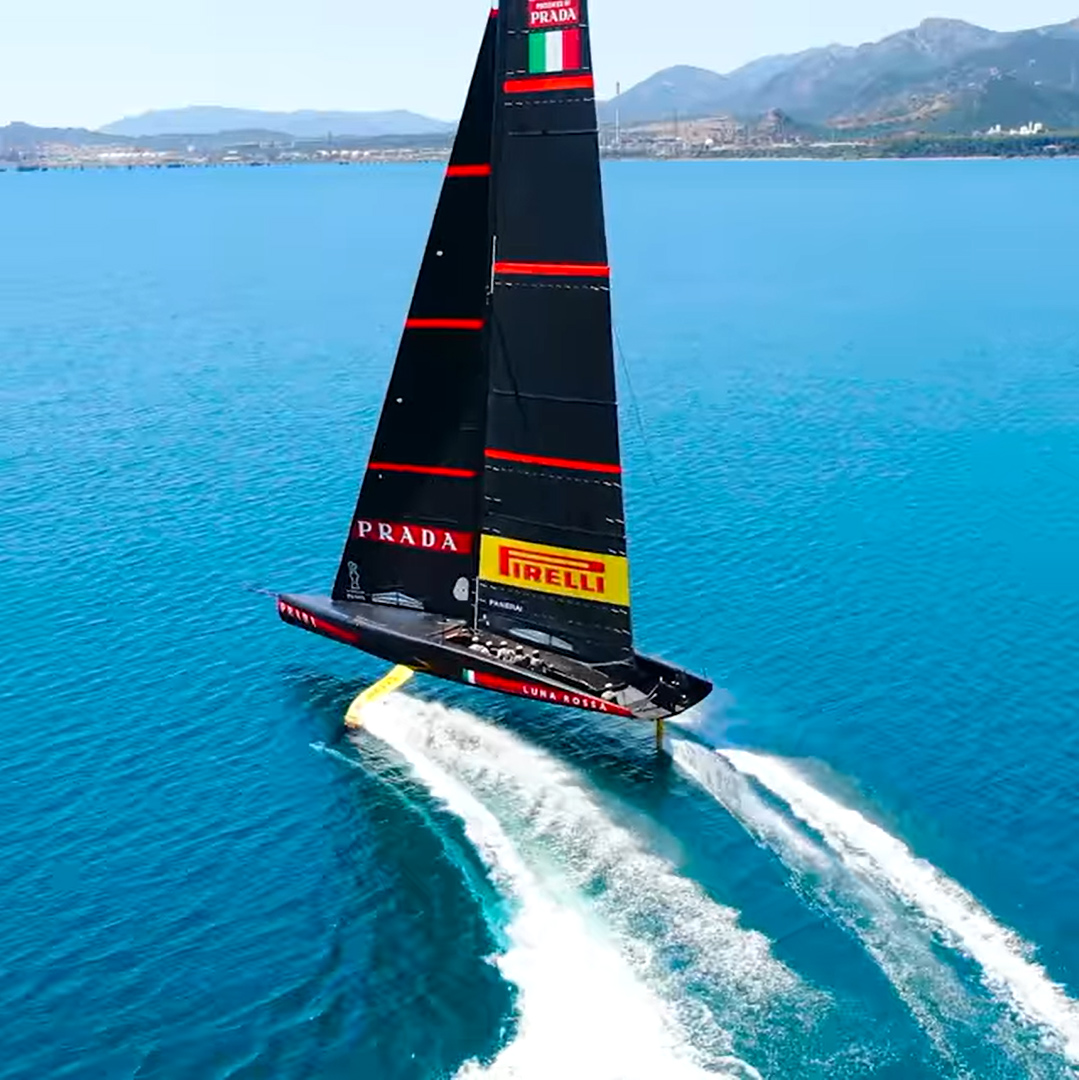 trimarano luna rossa